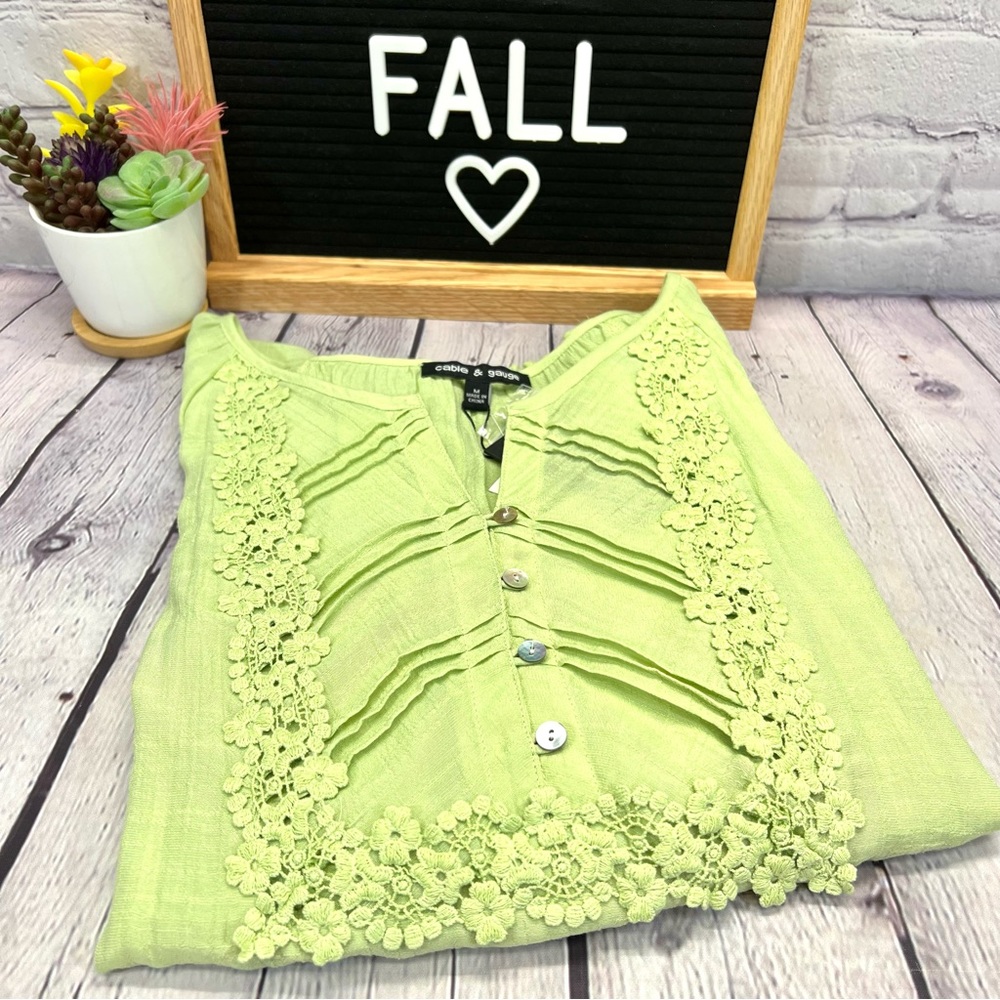 CABLE & GAUGE Elastic Waist, Lace Detail, Blouse-NWT - Picture 3 of 10